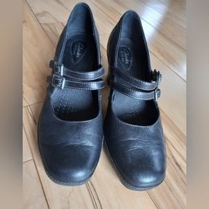 Womens Artisan Clarks Mary Jane Black  Leather buckle 2.5" Heels 87447 sz 11M